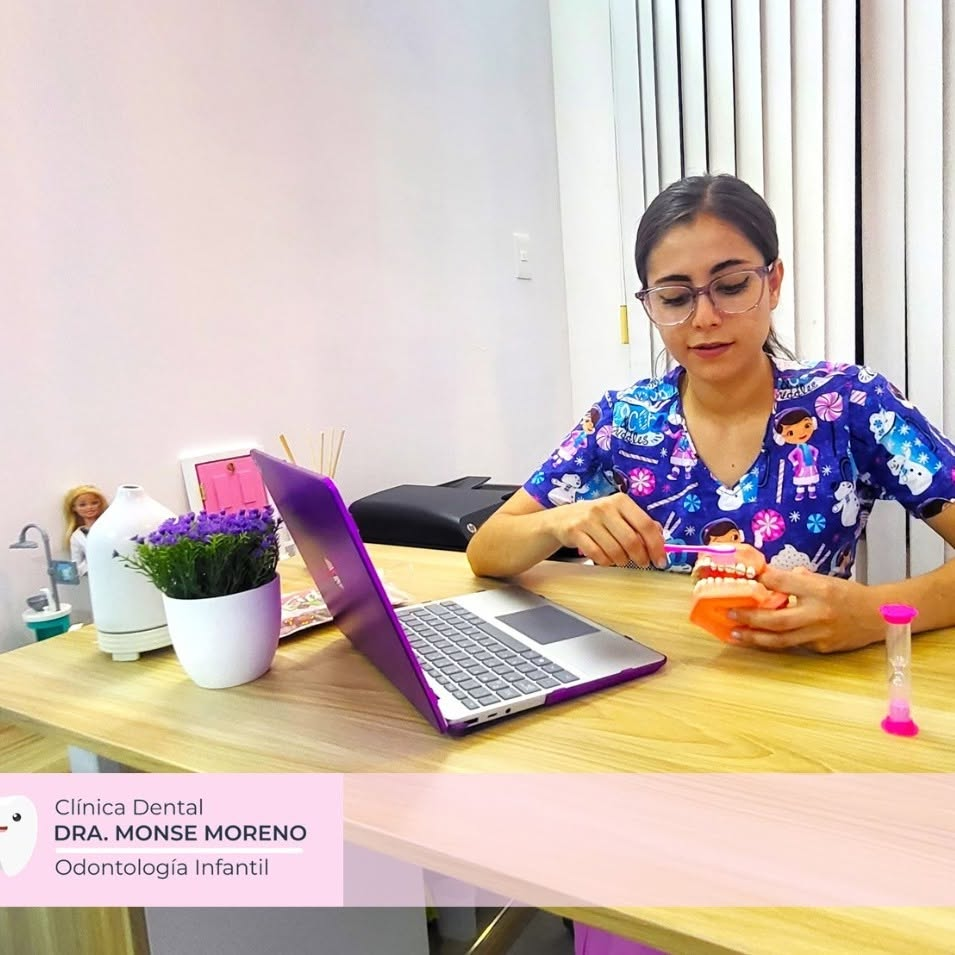 Monserrat Moreno explica el cepillado dental